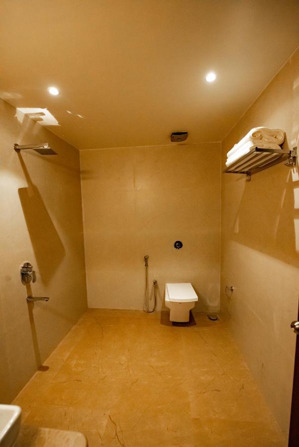 The Royal Palace Hotel 400703 Navi Mumbai Exterior photo